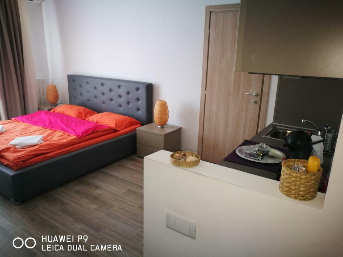 Luxury Studio 42 De Silva Mamaia Exterior photo